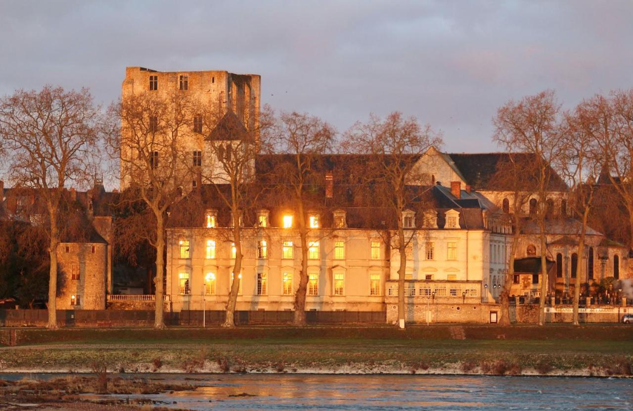 Grand Hotel De L'Abbaye Beaugency Bagian luar foto