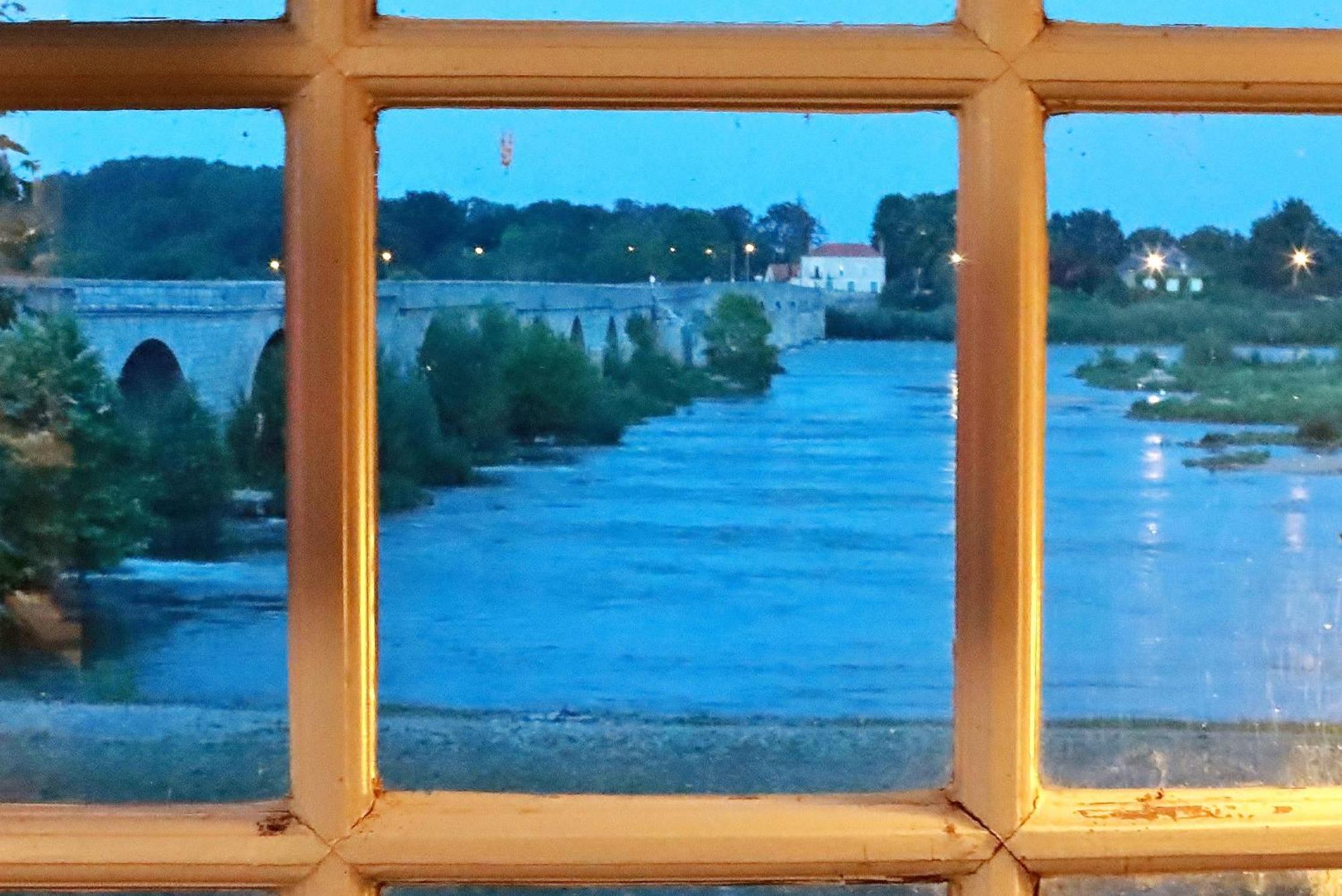 Grand Hotel De L'Abbaye Beaugency Bagian luar foto