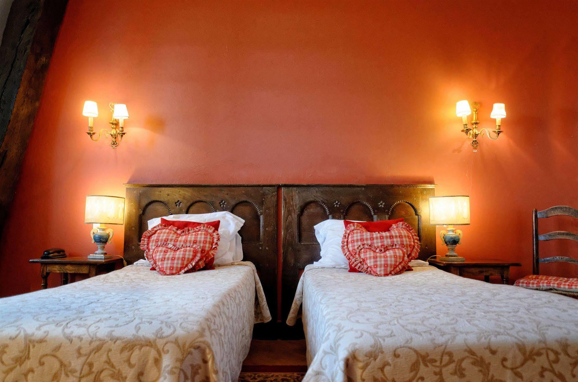 Grand Hotel De L'Abbaye Beaugency Bagian luar foto