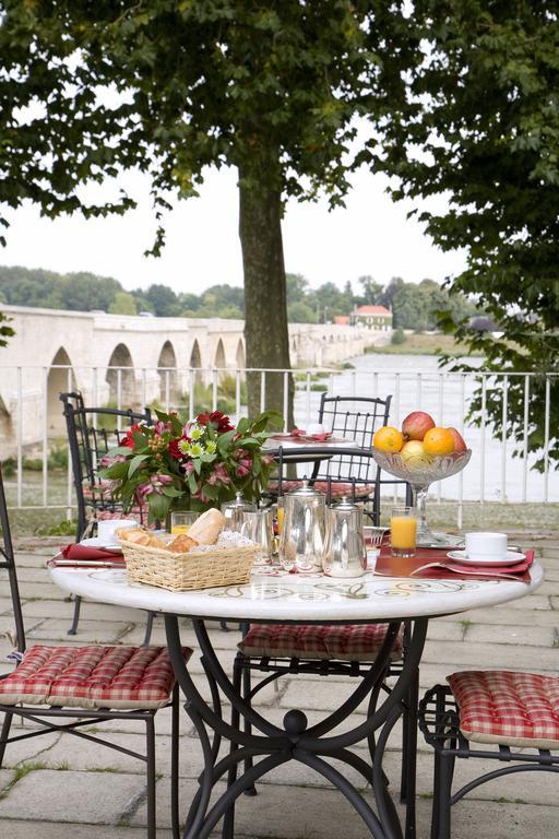 Grand Hotel De L'Abbaye Beaugency Bagian luar foto