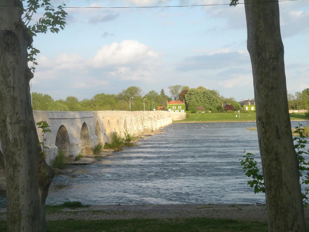 Grand Hotel De L'Abbaye Beaugency Bagian luar foto